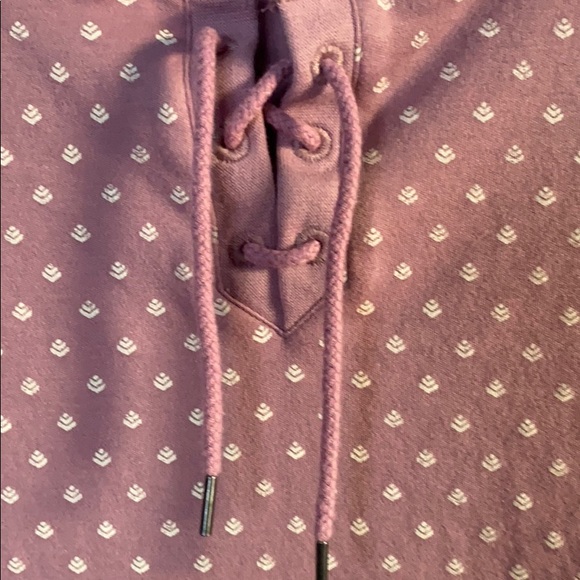 L L Bean lace-front knit shirt - Picture 2 of 3